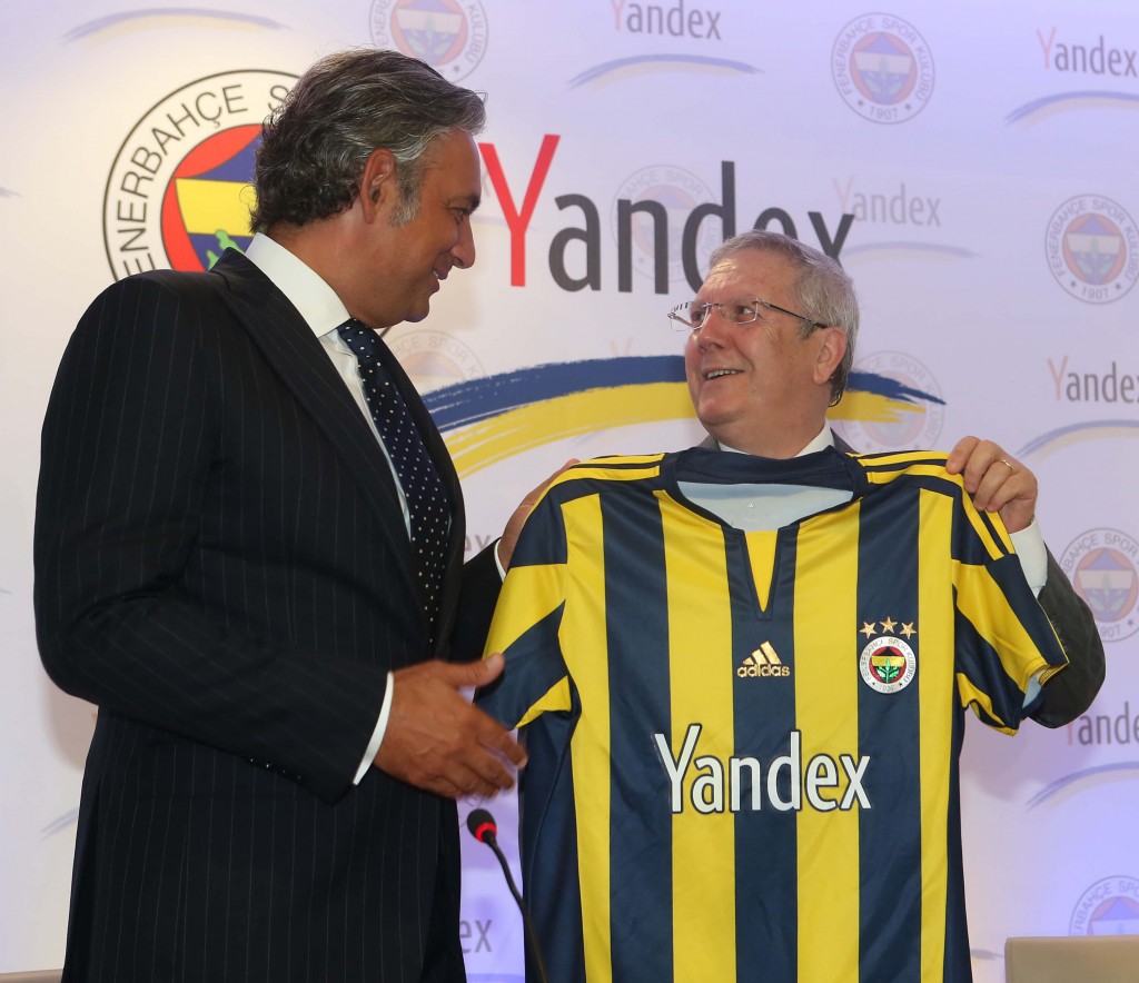 Fenerbahçe are sponsored  by the Russian internet company Yandex - Image via Fenerbahçe